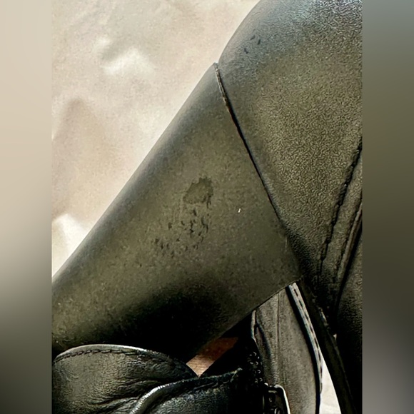 Clarks Women’s Heeled Booties Sz 7.5 - BLACK - Picture 14 of 15